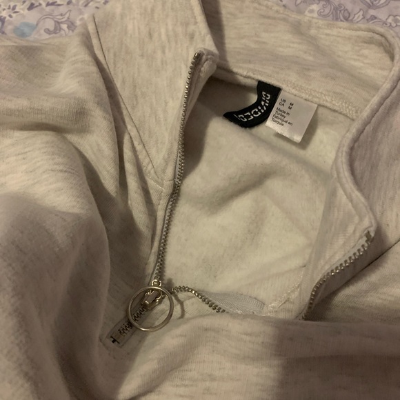 women’s sweater - Picture 3 of 3